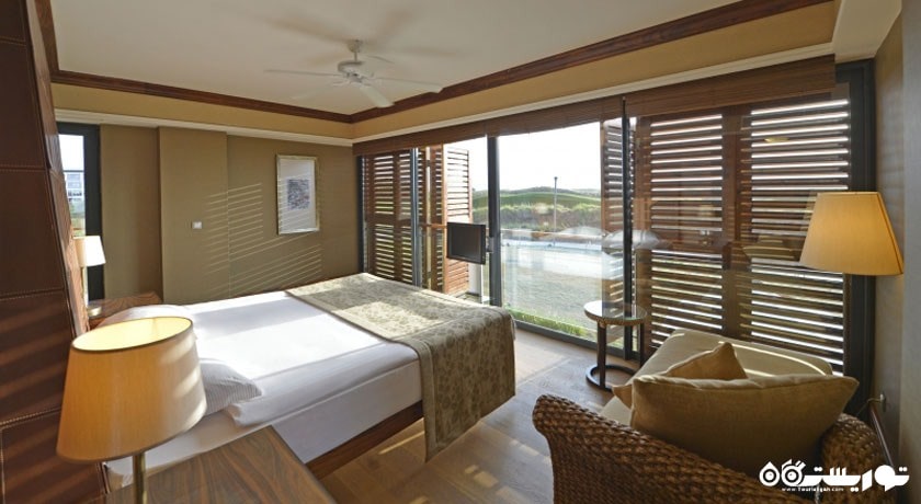 تخت بزرگ ویلا آسپندوس